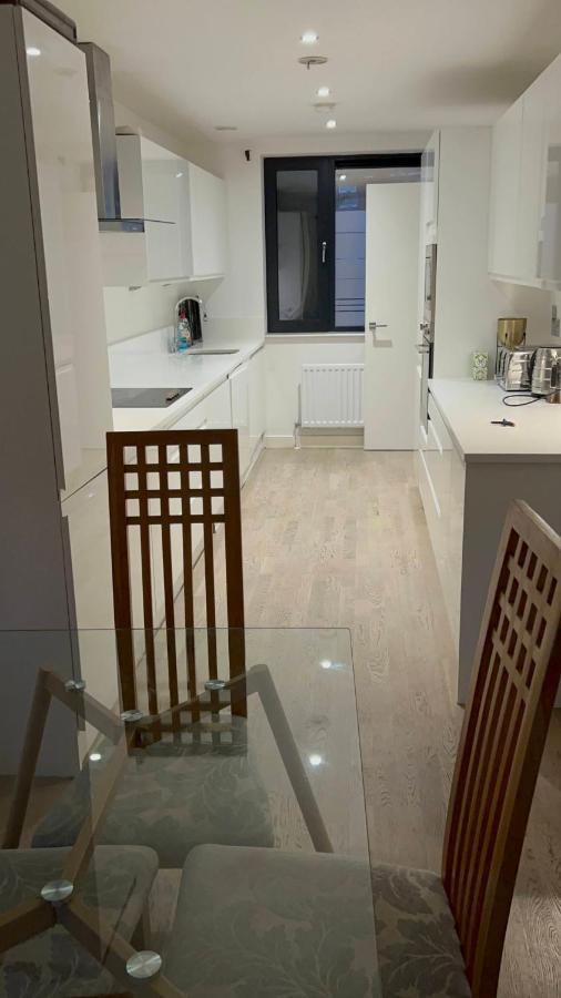 Cape House London: Spacious 4-Bedroom Retreat with Garden Exterior photo